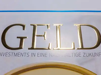 Folienprägung Gold echtmetallisch glänzend mit Relief für ein Zeitschriftencover