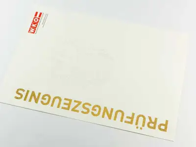 Certificate with security feature gold metallic