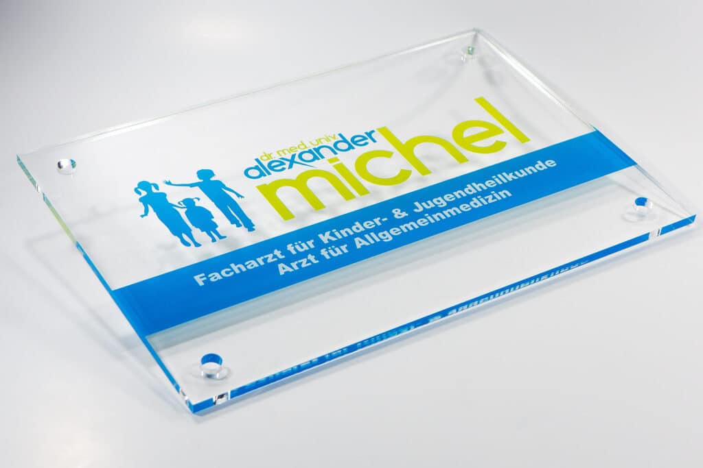 Türschild aus Acrylglas, rückseitig bedruckt mit weißer Hinterlegung (Hinterglas)
