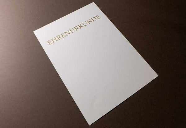 Urkundenvordruck mit Gold edelmetallisch in Serifenschrift